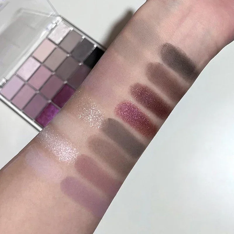 Trucco coreano da 16 colori per le donne Cosmetici Palette di ombretti glitterati Bellezza degli occhi all'ingrosso a buon mercato per piccole donne