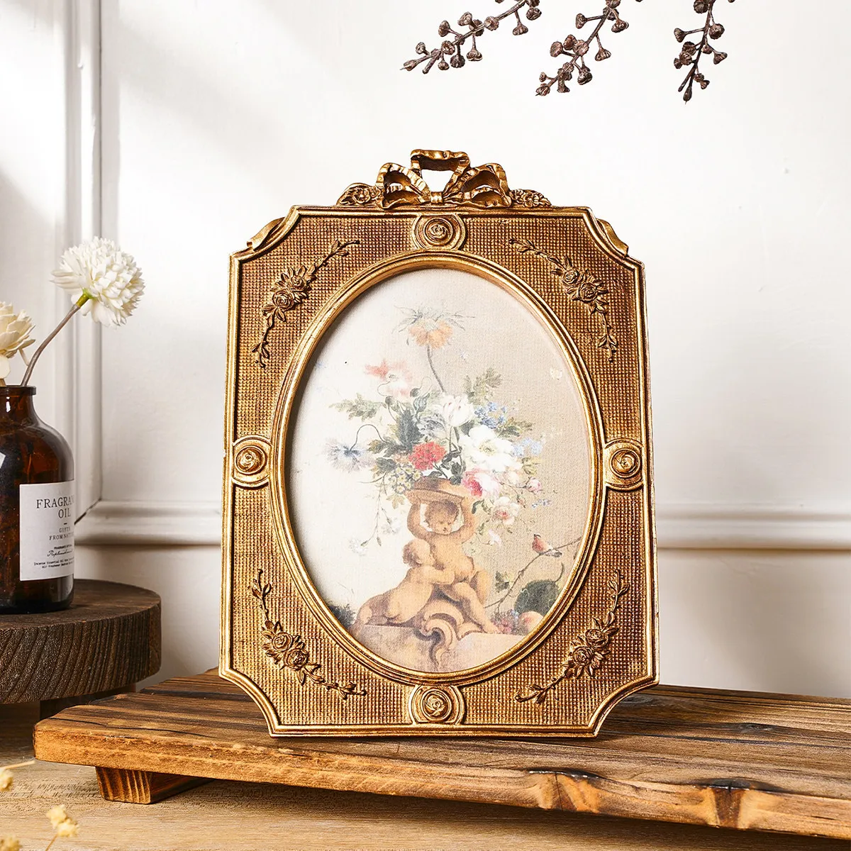 Modern minimalist European-style three-dimensional pattern decorative photo frame made of resin material gold Home desktop