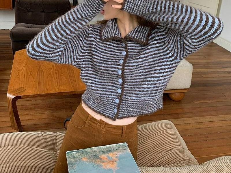 

2025 Collar Contrast Stripe Knitted Sweater Coat Spring and Autumn Short Cardigan