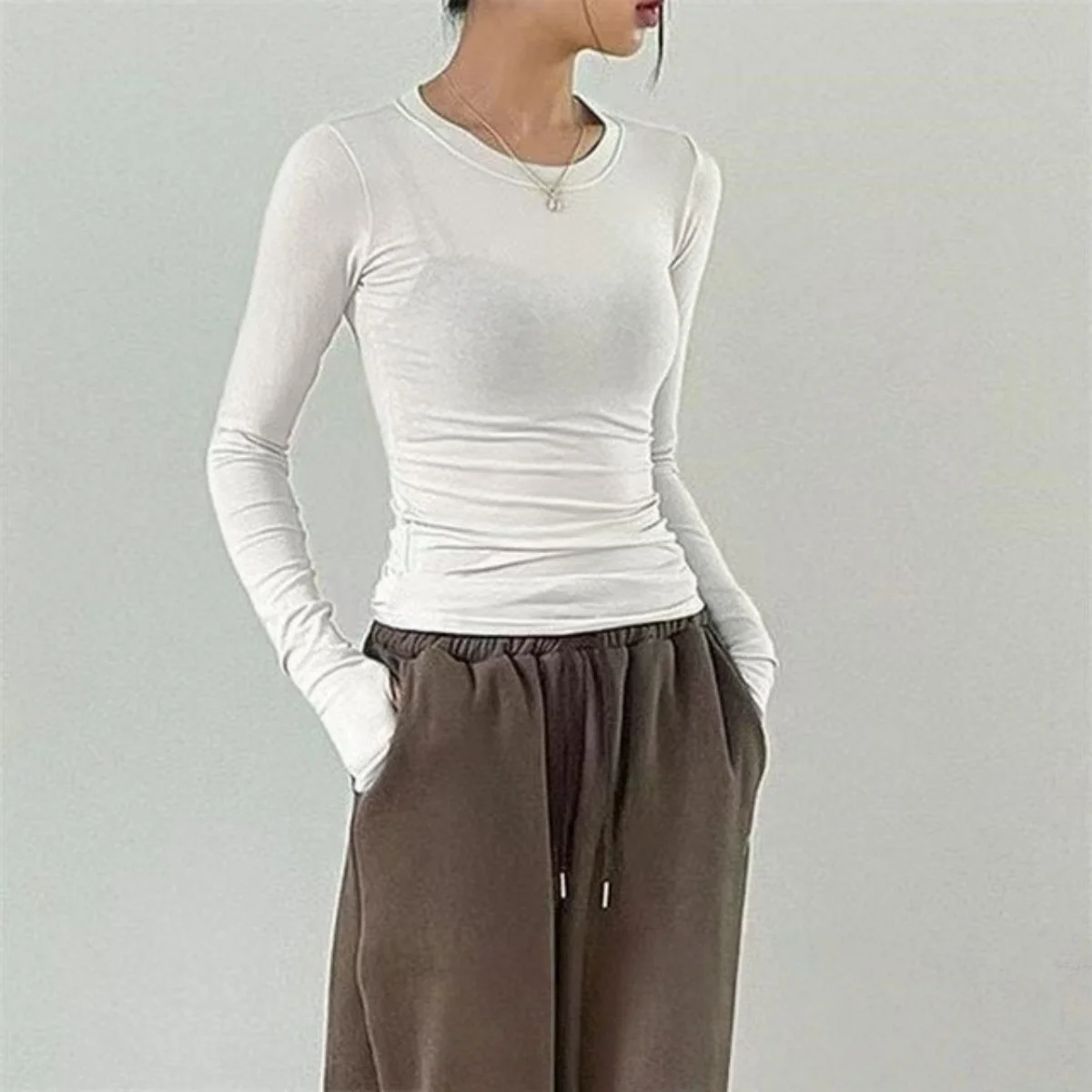Women Casual Thumb Hole Shirt Spring Autumn Slim Fit Long Sleeve Round Neck Crop Top Summer Solid Color T-shirt Streetwear 2026