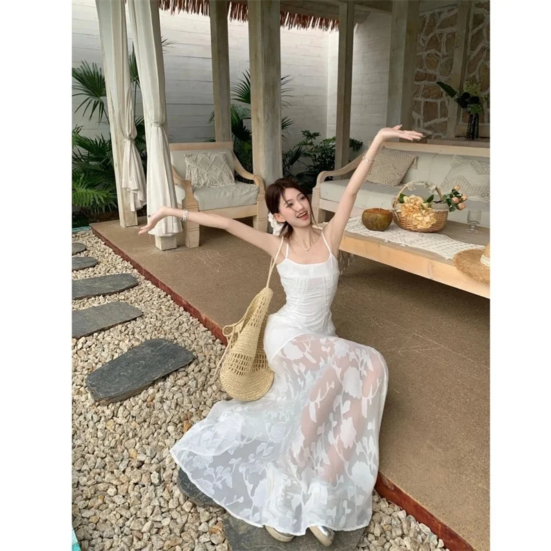 フレンチミントグリーンレースキャミソールドレス女性の夏の気質ウエスト締めAラインスカート海辺の休暇スタイルロングスカート