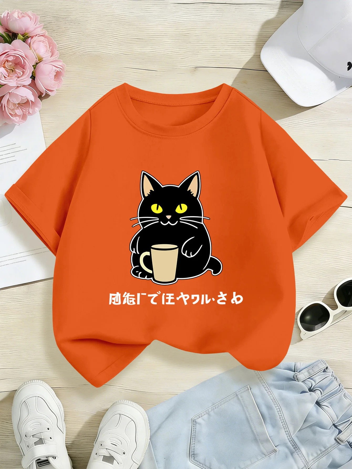 Black Cat Holding Japanese Letter Print Boys Girls Short Sleeve Tee Parent Match Soft Cotton Kids Cute Fashion Casual T Shirts