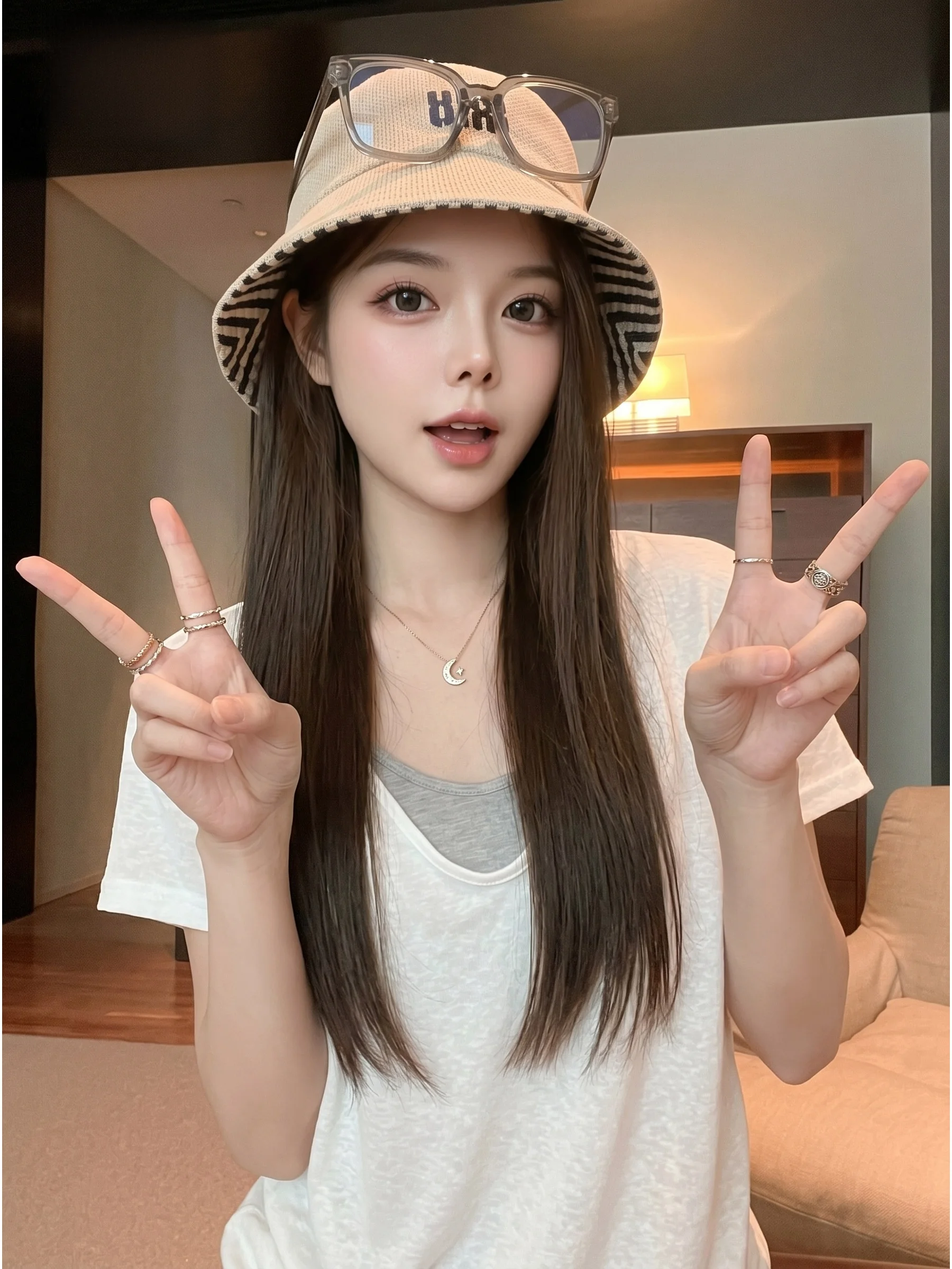 

Loose Casual Korean Style V-Neck Short Sleeve T-Shirt Women's Summer New Loose Fit Color Block Top Daily Wear Knitted Shirt