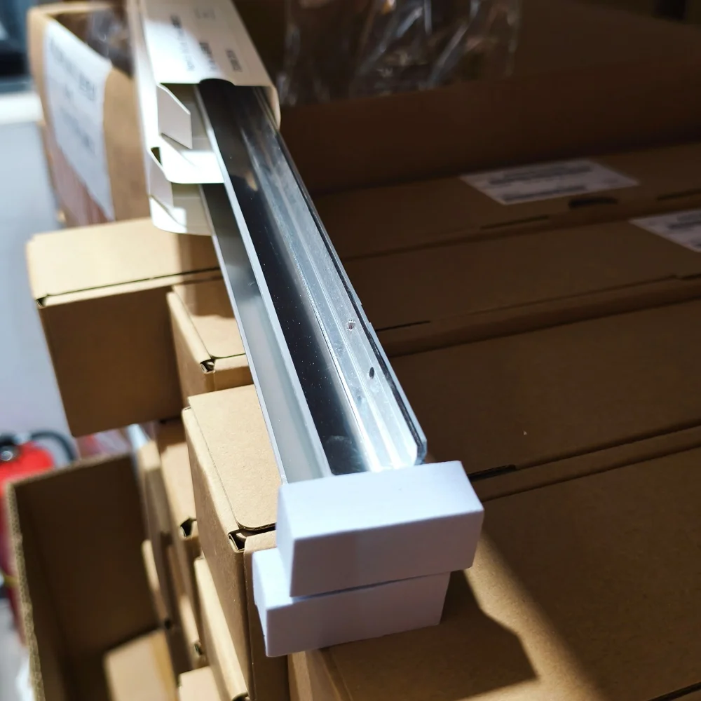 

1pcs Developer Magnetic Roller Cleaning Blade For Canon IR 2016 2020 2018 2022 2025 2318 G28 IR2016 IR2020 IR2018 IR2022 IR2025