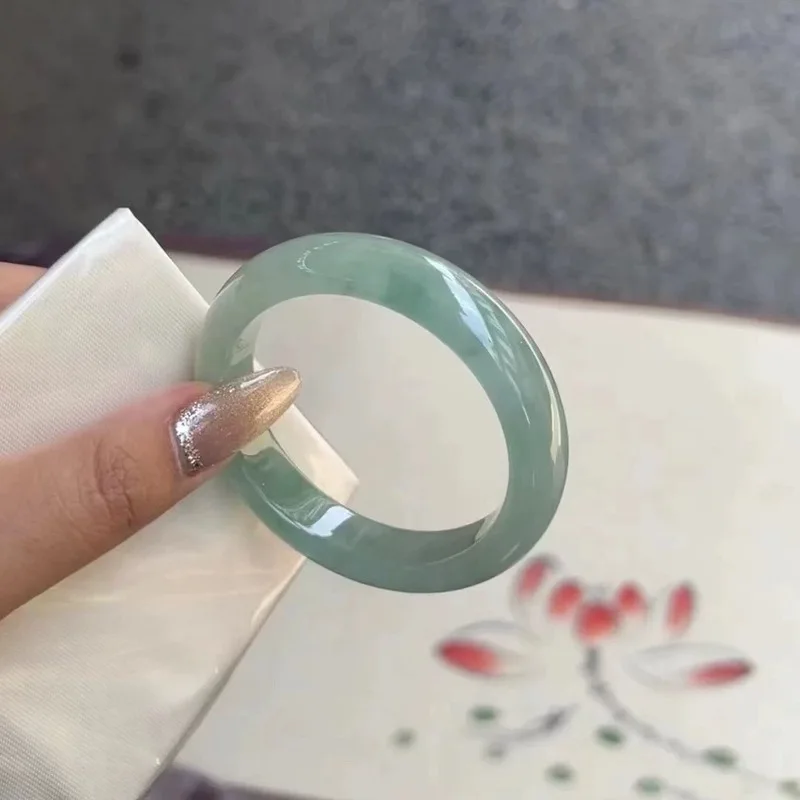 High-quality oil , old mine ice waxy green jadeite bracelet with floral patterns, regular size br