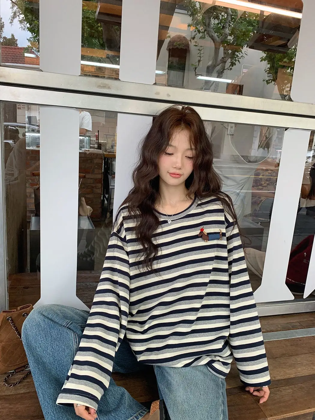 ルーズフィット韓国風ストライプ柄ロングスリーブレディースTシャツラウンドネックニットベースシャツソフトコットンカジュアルトップ