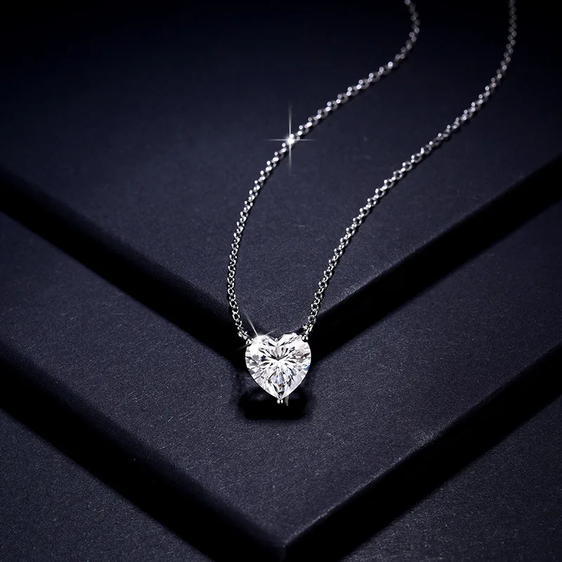 Luxury s925 Sterling Silver VVS D Color 2 Carat Moissanite Diamond Clavicle Chain Three Claw Love Heart Shape Necklace For Women