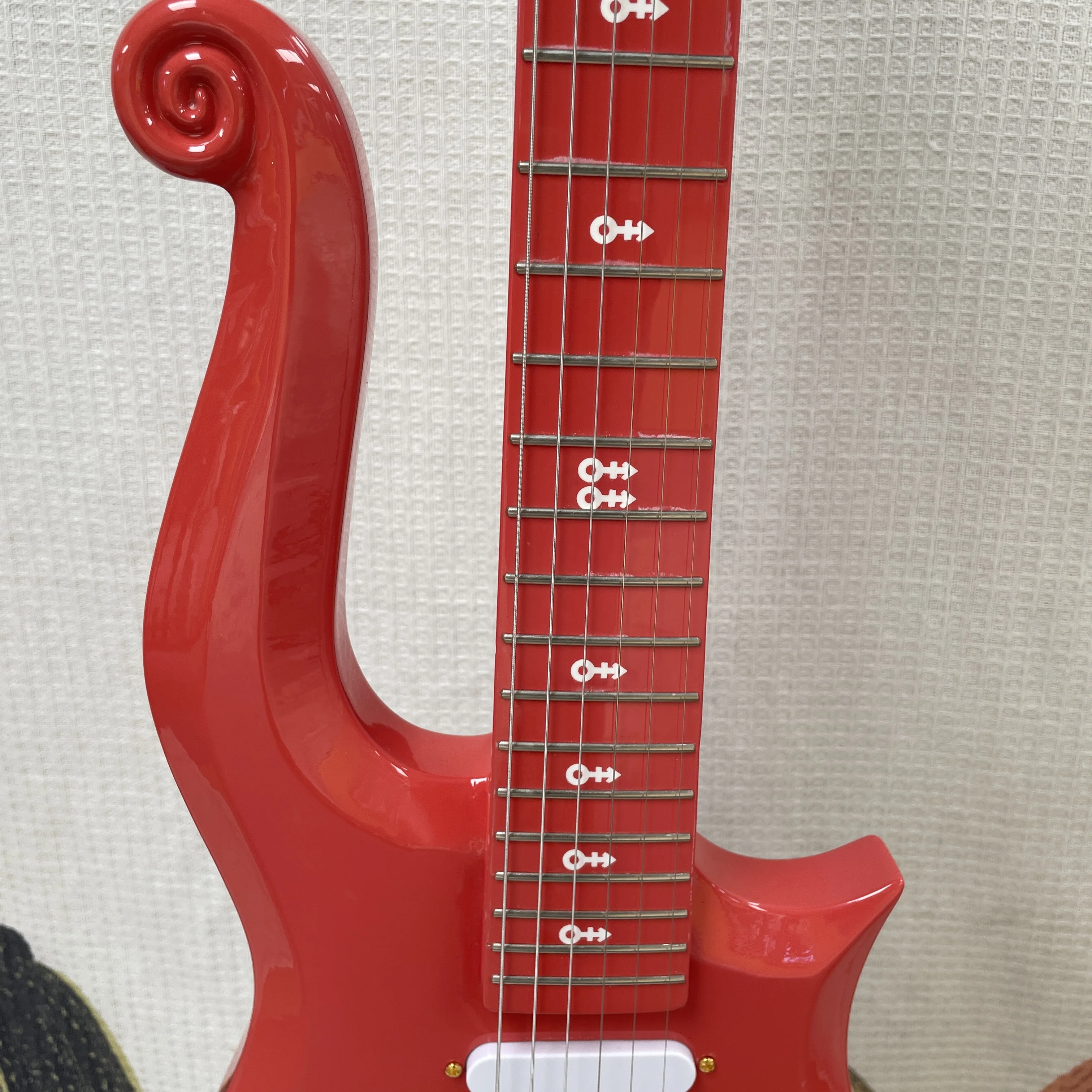 New 6-string electric guitar with high-gloss red finish and maple fingerboard guitars, ideal for stage performances guitarra view 2