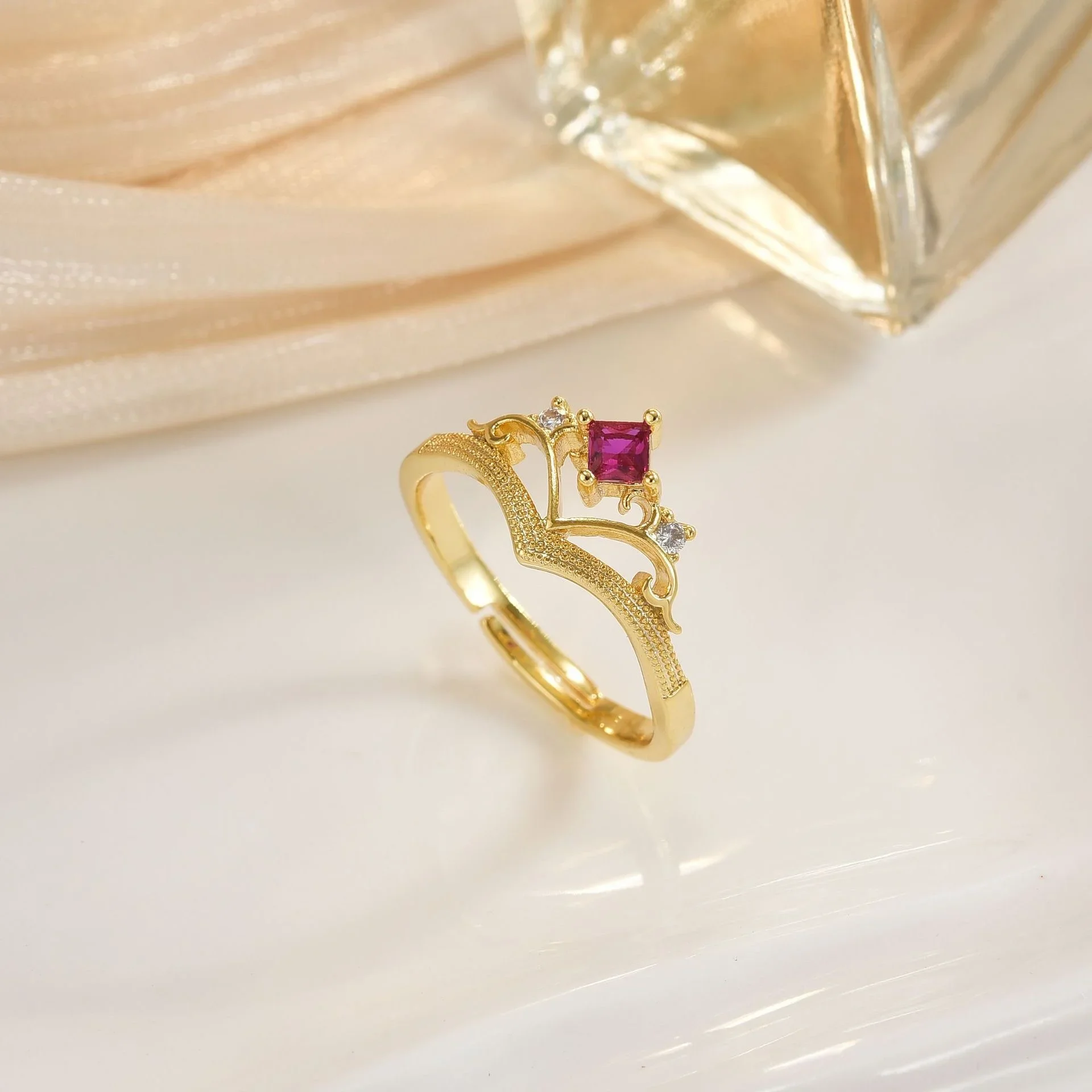 

Shein Sun Love Crown Geometric Design Light Luxury Fashion Ring Ring Women's Jewelry
