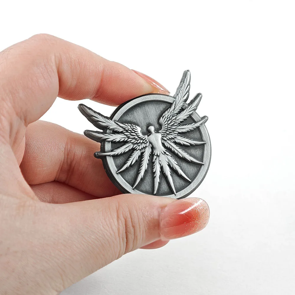 SCP-001 Torwächter-Brosche Seraphim Metall-Abzeichen Sechsflügeliger Engel Emaille-Pin Mystisches Fantasy-Spiel Community-Abzeichen Schmuckgeschenk – Detail 7