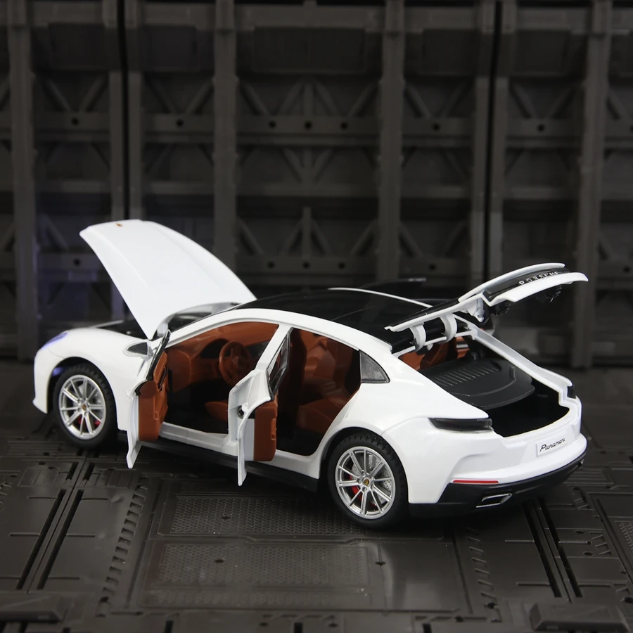 Modelo de coche de aleación Panamera 1:24, adorno, puertas y capó de motor, el maletero se puede abrir, coche deportivo con energía de retorno de luz y sonido
