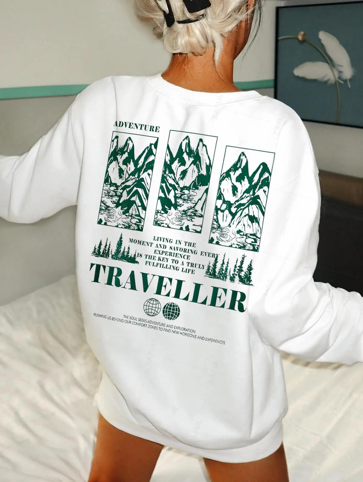 

ZAFUL Women's Mountain TRAVELLER Letter Graphic Printed Daily Casual Fashion Crew Neck Pullover Sweatshirt