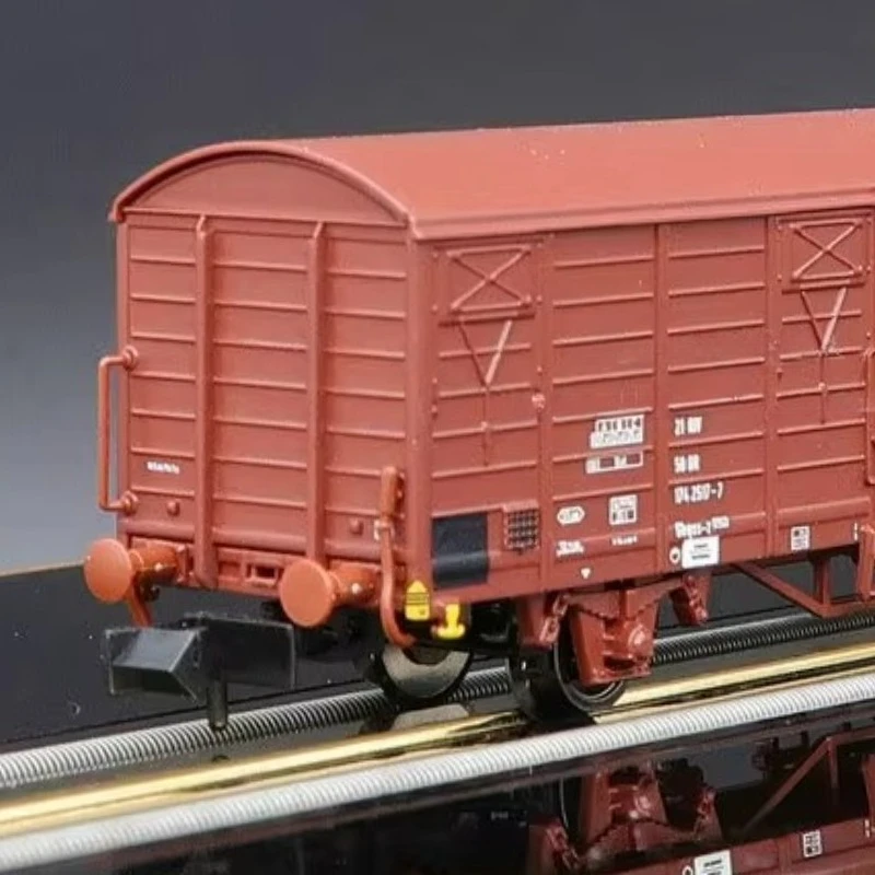 รถไฟของเล่น FLEISCHMANN N Type 1/160 รุ่น 826214 รถพ่วงบรรทุกสินค้าแบบสองส่วน ประตูเปิดได้ ของเล่นเด็กผู้ชาย ของขวัญ