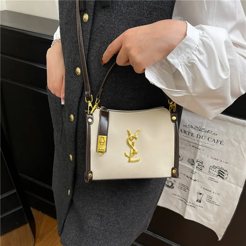 

Новая женская сумка-тоут 2026 года в корейском ретро-стиле: мини-квадратная, через плечо, с ручкой, текстурированная, на каждый день