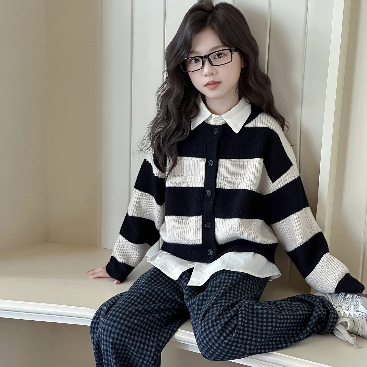 

Корейская осенняя школьная одежда из 3 предметов, футболка с отложным воротником + полосатый вязаный жилет + клетчатые штаны, повседневные комплекты для девочек-подростков