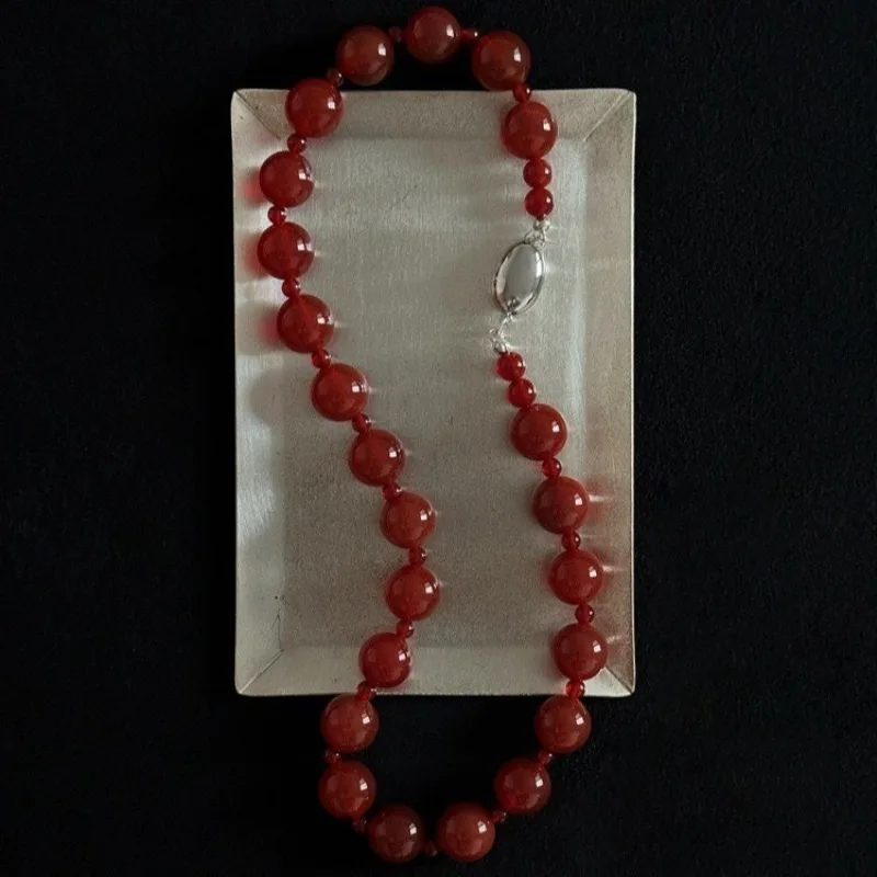 

Red Agate Beaded Necklace Natural Stone Necklace Bead Clavicle Chain Gold Coin Buckle Vintage Charm Beaded Energy Fashion Gifts
