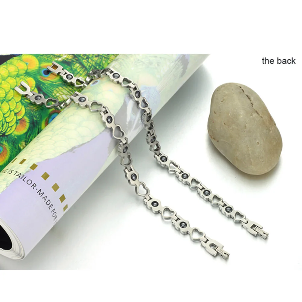 

Titanium Steel Bracelet Hollow Love Heart Design Fashionable Magnetic Wristband Glossy Chic Chain Link Bracelet for Women