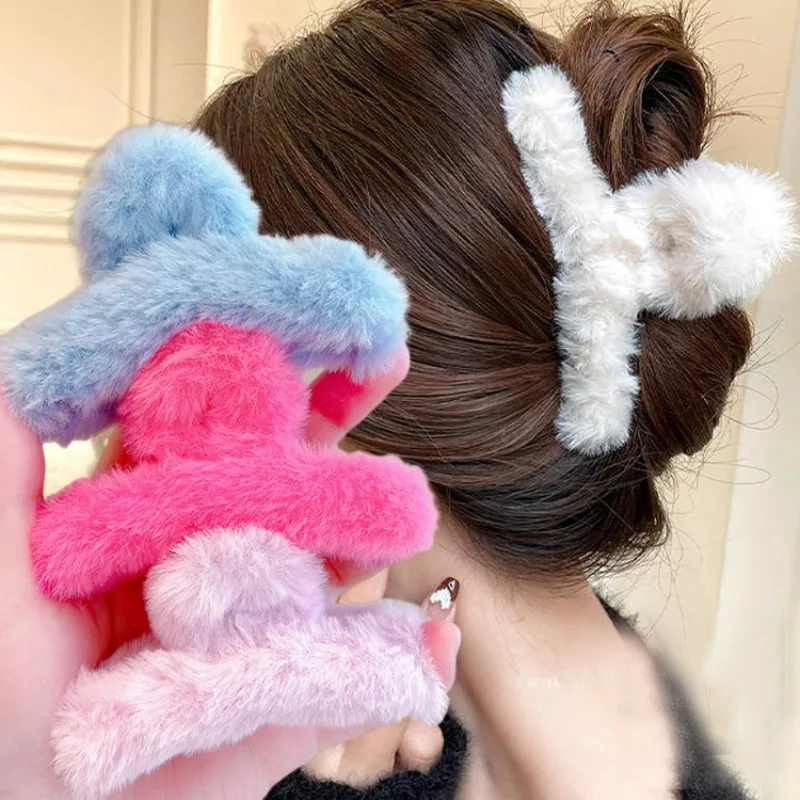 Spring Winter Faux Fur Hair Claw Elegant Acrylic Hairpins Plush Hair Clip Barrette Crab Headwear for Women Girl Hair Accessories