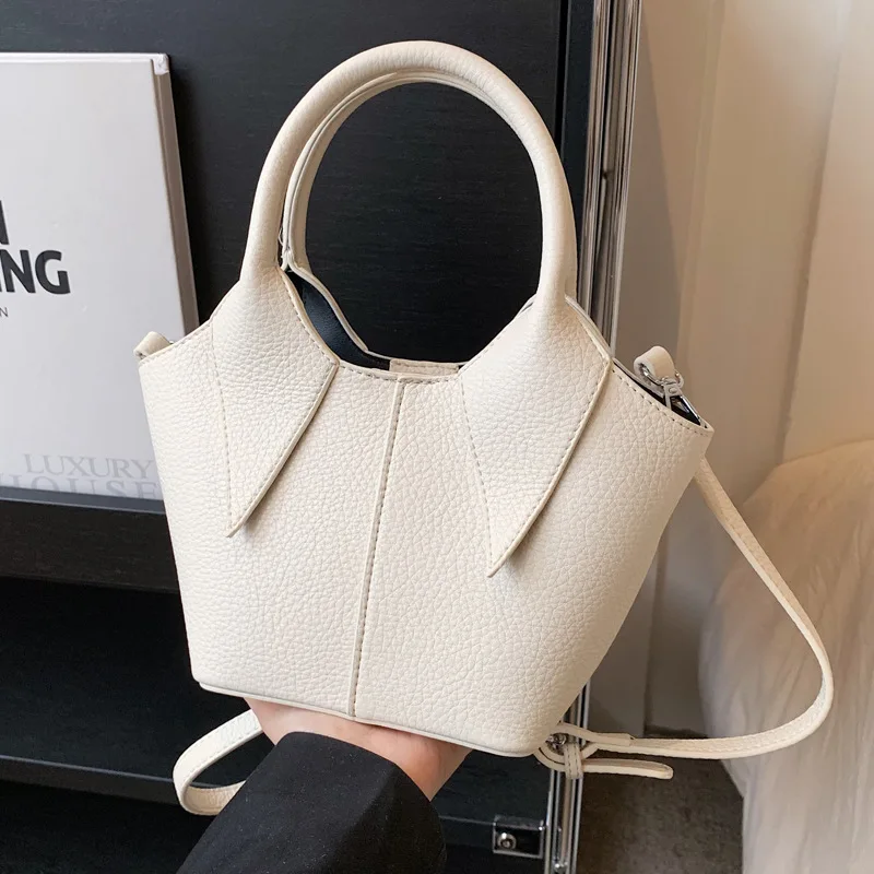 Shoulder Bag PU Leather 2023 New Trend Fashion Women Aesthetic Handbag Black Tote Bag for Women Casual Vacation Travel All-match