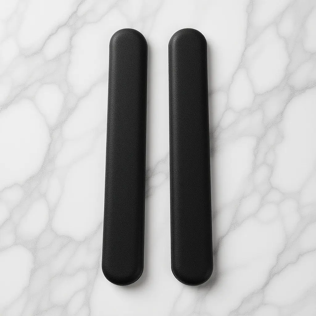 

1 пара универсальных противоскользящих накладок на подлокотники для инвалидных колясок из АБС-пластика, легко устанавливаемые, для поворотных и офисных кресел, запчасти для инвалидных колясок