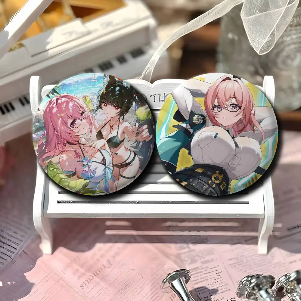 Zzz Tsukishiro Yanagi لعبة شارات مستديرة رائعة شارة دبابيس دبابيس الإبداعية للملابس قبعة ظهره هدية الملحقات