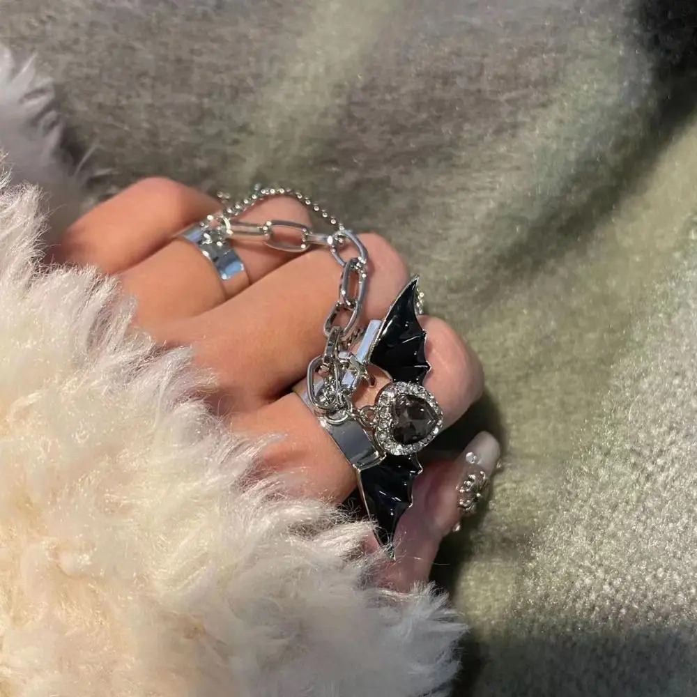 Irregular Dark Cold Wind Geometry Ring Personality Handsome Punk Bat Wing Ring Retro Cross Chain Double Finger Ring Women