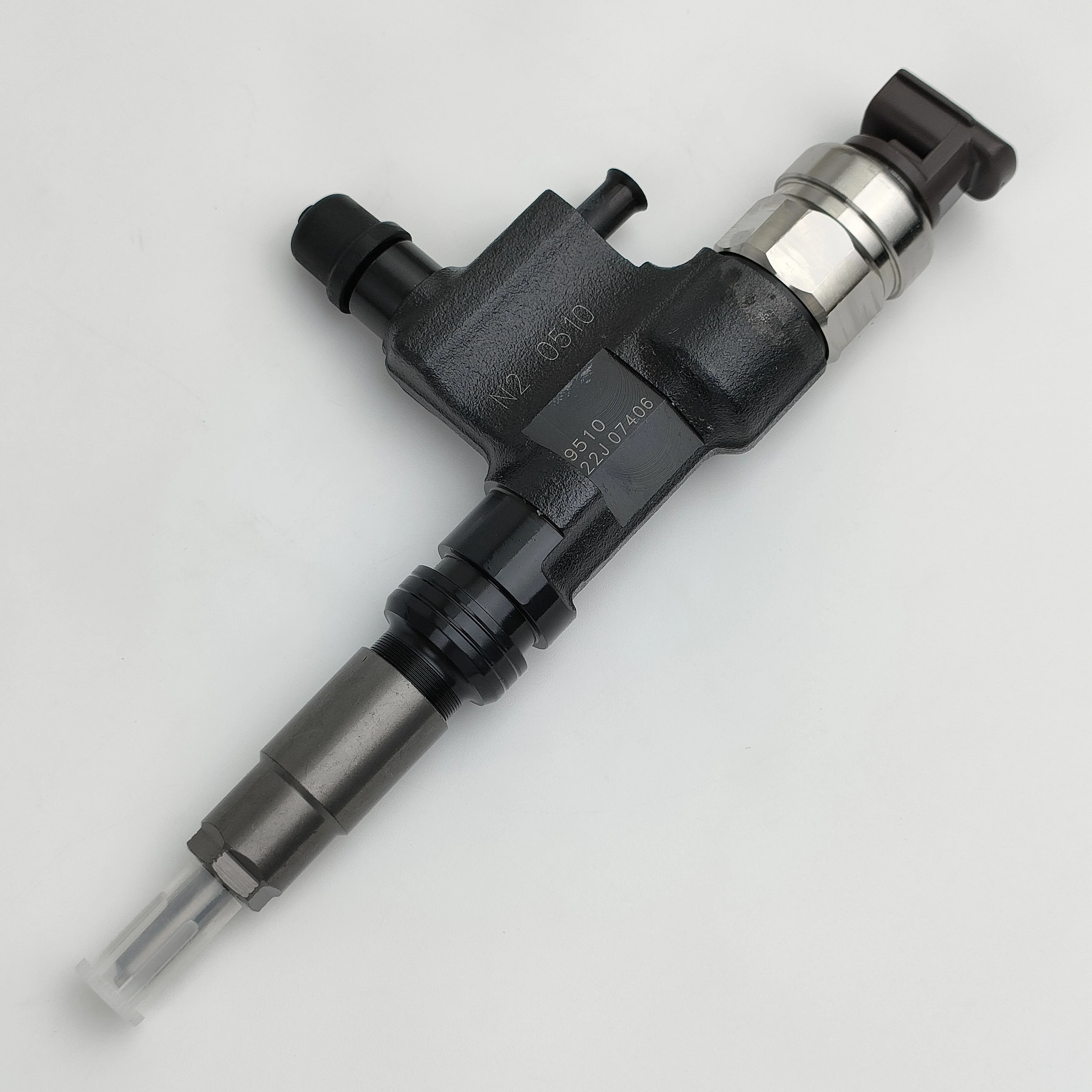 High Quality Common Rail Injector 295050-0451 8-97622035-0 For Toyo-ta 1KD 2KD Engine