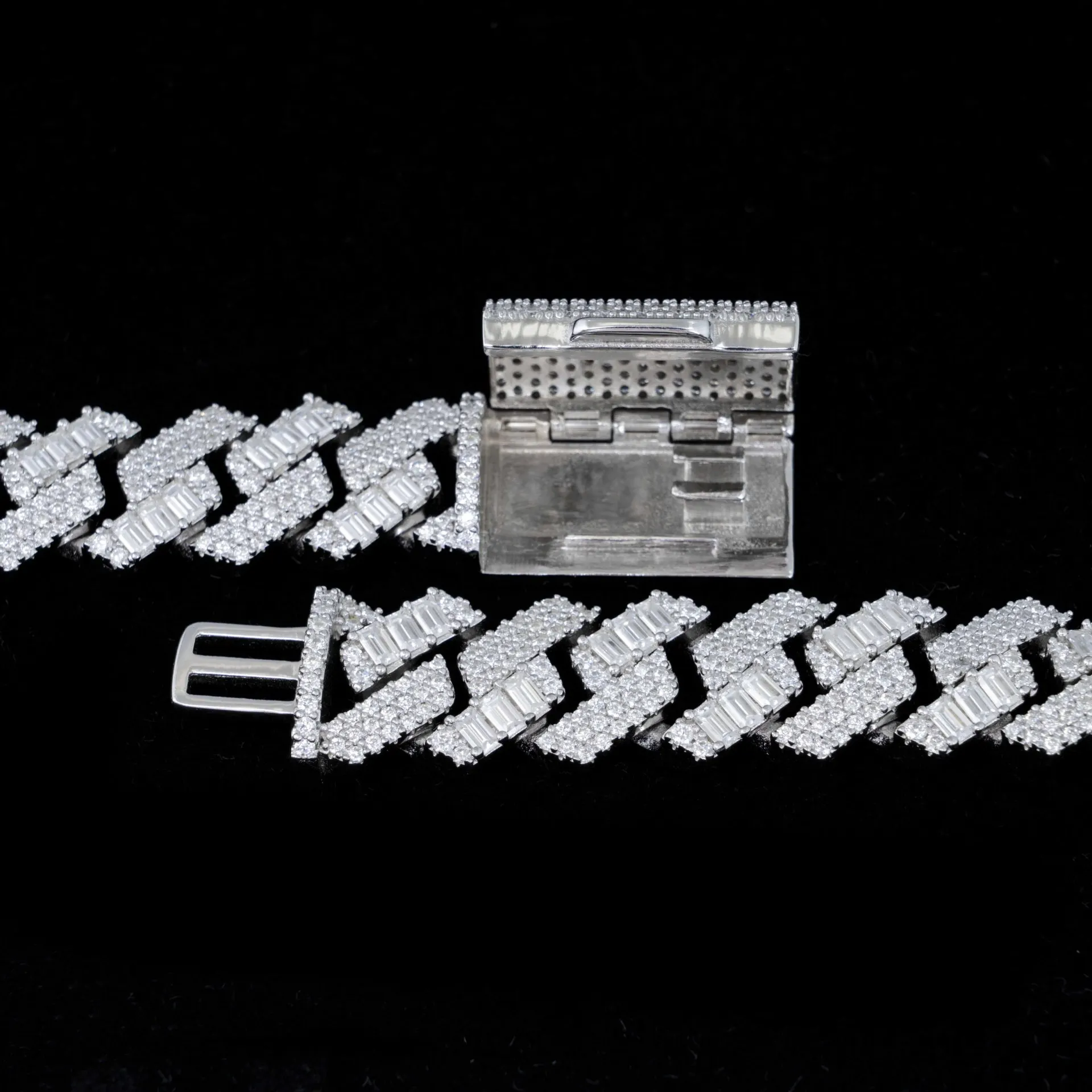 Baguette Luxury Moissanite Jewellery White Gold Cuban Link Chain Men Diamond Iced Out Cuban Link Necklace..