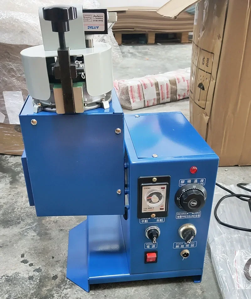 800W Hot Melt Glue Dispensing Machine Car Headlight Lens Sealing Mask Refurbishment Upgrade Lamp Tool Glue Injection Machine