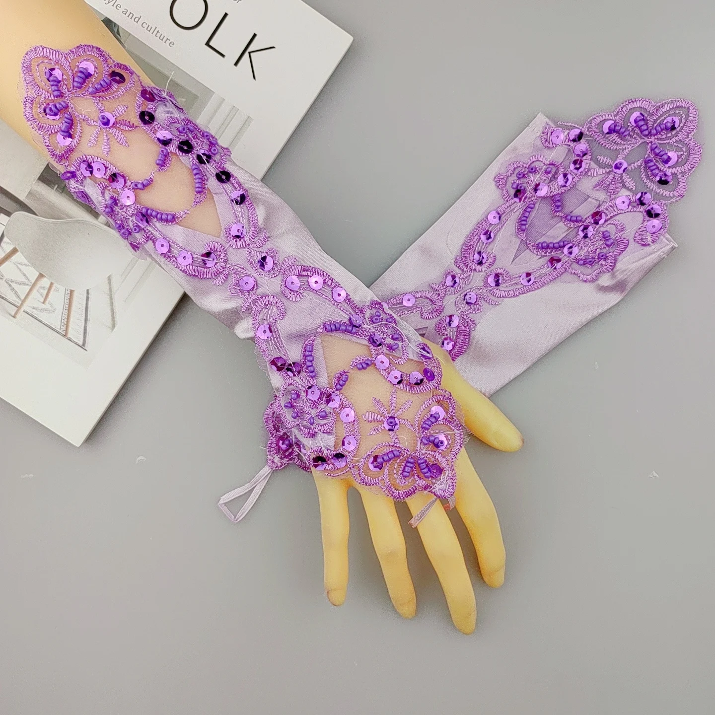 Sexy Women Satin Sequin Seam Pearl Lace Hook Finger Glove Female Retro Bride Hollowing Out Wedding Dress Fingerless Mitten B96