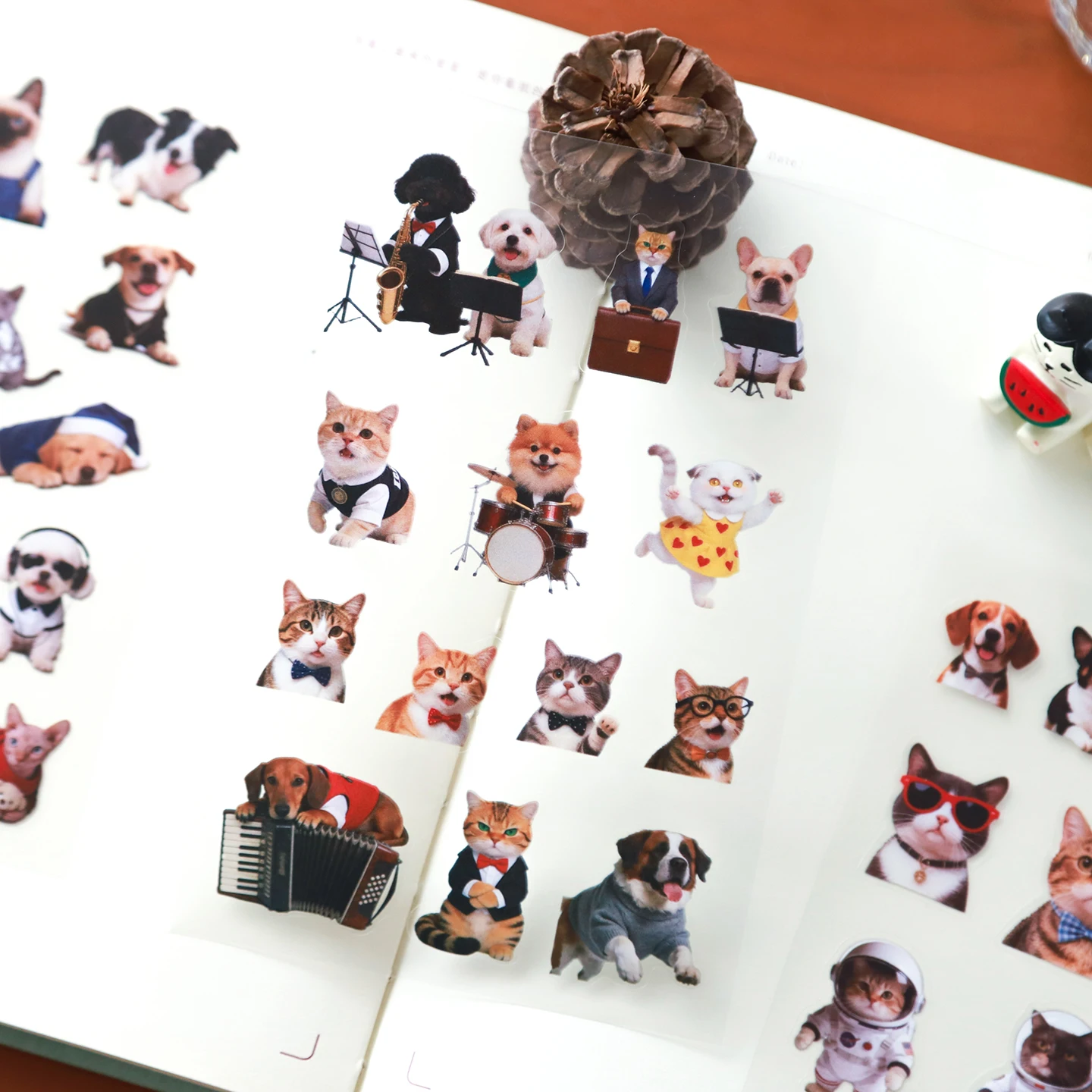 6 Pet Stickers of Puppies and Cats, High-Quality, Personalized, Creative Animal Expression Packs, Decorative Small Pattern Stickers for Journals, Suitable for Phones/Tablets