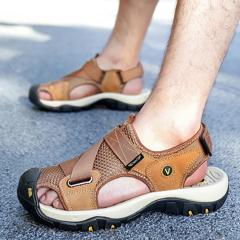 

2026 New Men's Closed Toe Sandals Breathable Mesh Outdoor Beach Shoes Anti-Slip Hollow Sports Sandals