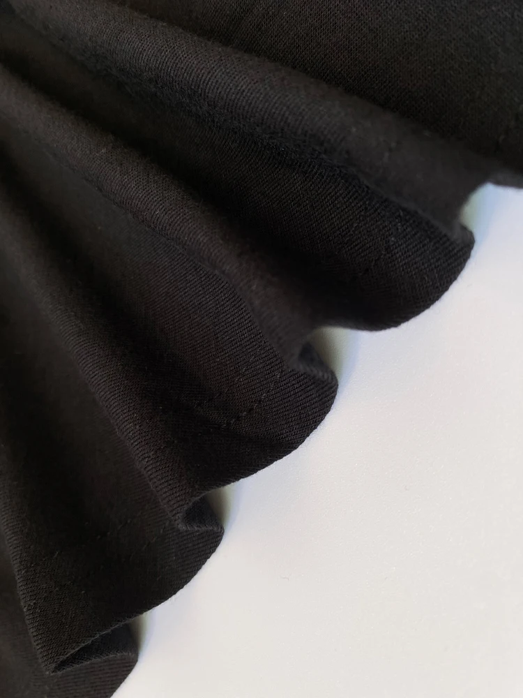 بلوزات نسائية بكتف واحد ملابس كاجوال موضة فضفاضة غير متماثلة قمصان مجوفة عصرية تي شيرت أسود بلايز أنثى