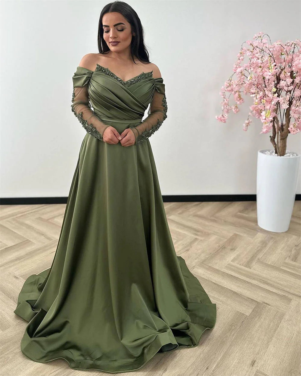 

Off the Shoulder Luxury A Line Elegant Evening Dress with Seeves Beading Party Dresses Woman 15 Quinceanera Dresses New