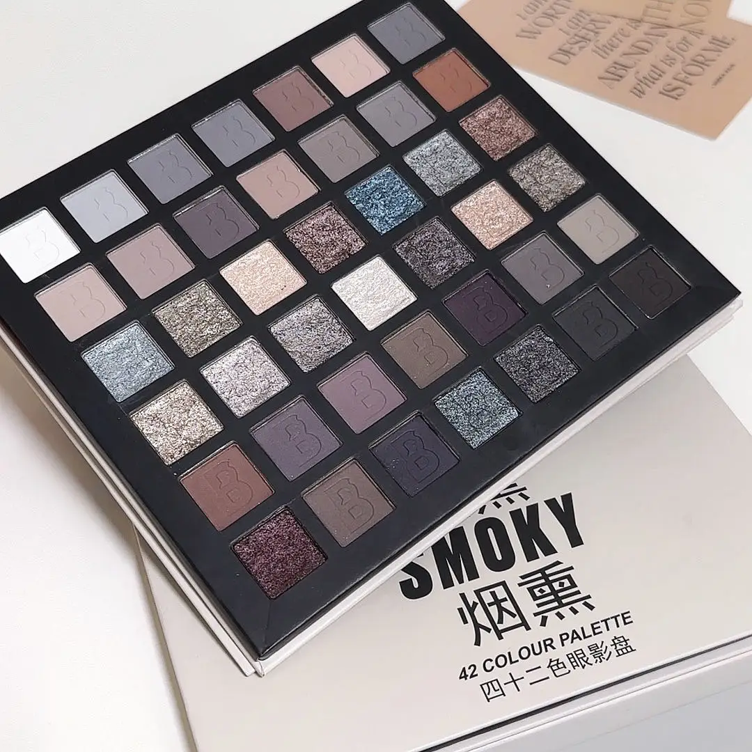 DIKALU ซุปเปอร์คอมพลีท สโมคเพลท! พาเลทอายแชโดว์ 42 สี SMOKY เนื้อแมท ประกายมุก สีสันสดใส ติดทนนาน สีดำ สีม่วง