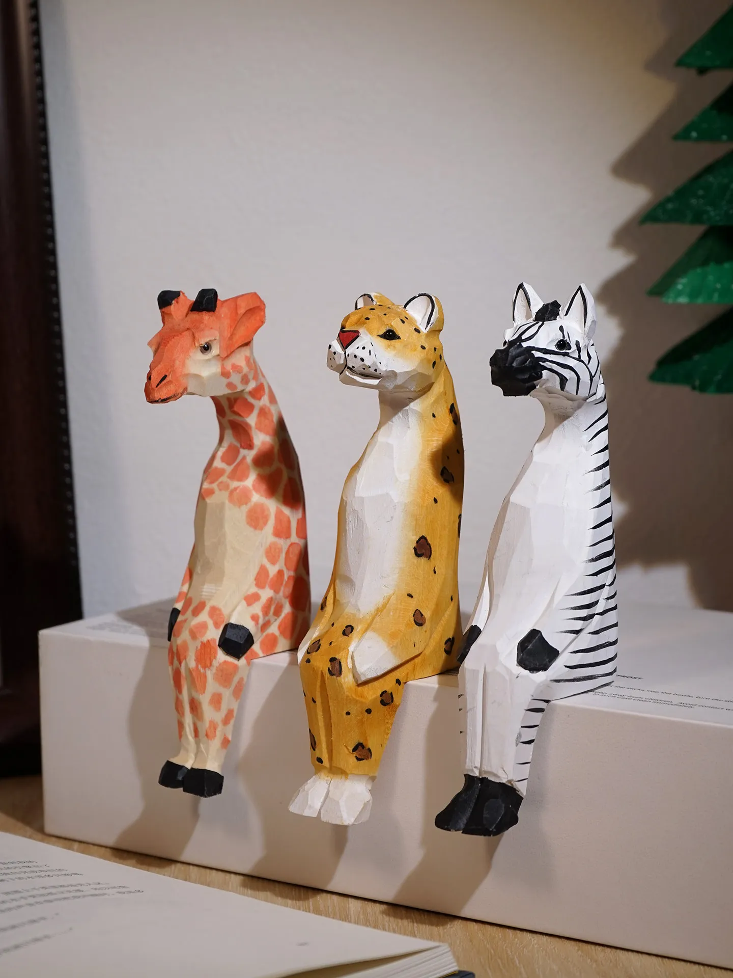 Serious Melon Eating Crowd Hand Carved Wooden Giraffe Desktop Emotional Stabilizer Cute Office Decor