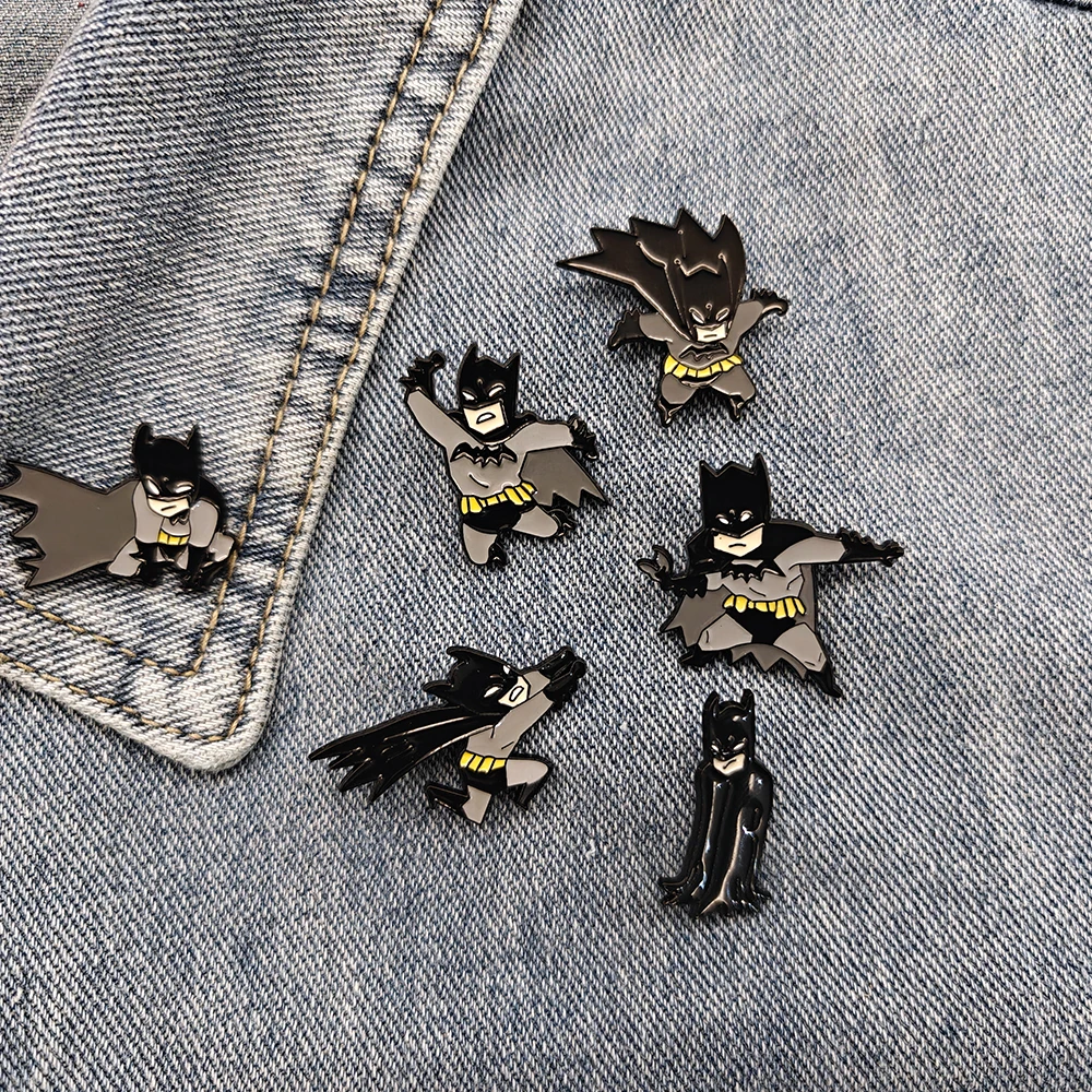 

Beast Kingdom Superhero Batman Brooch Cartoon Batman Metal Enamel Badge Brooch Pin for Clothing Backpack Jewelry Accessories