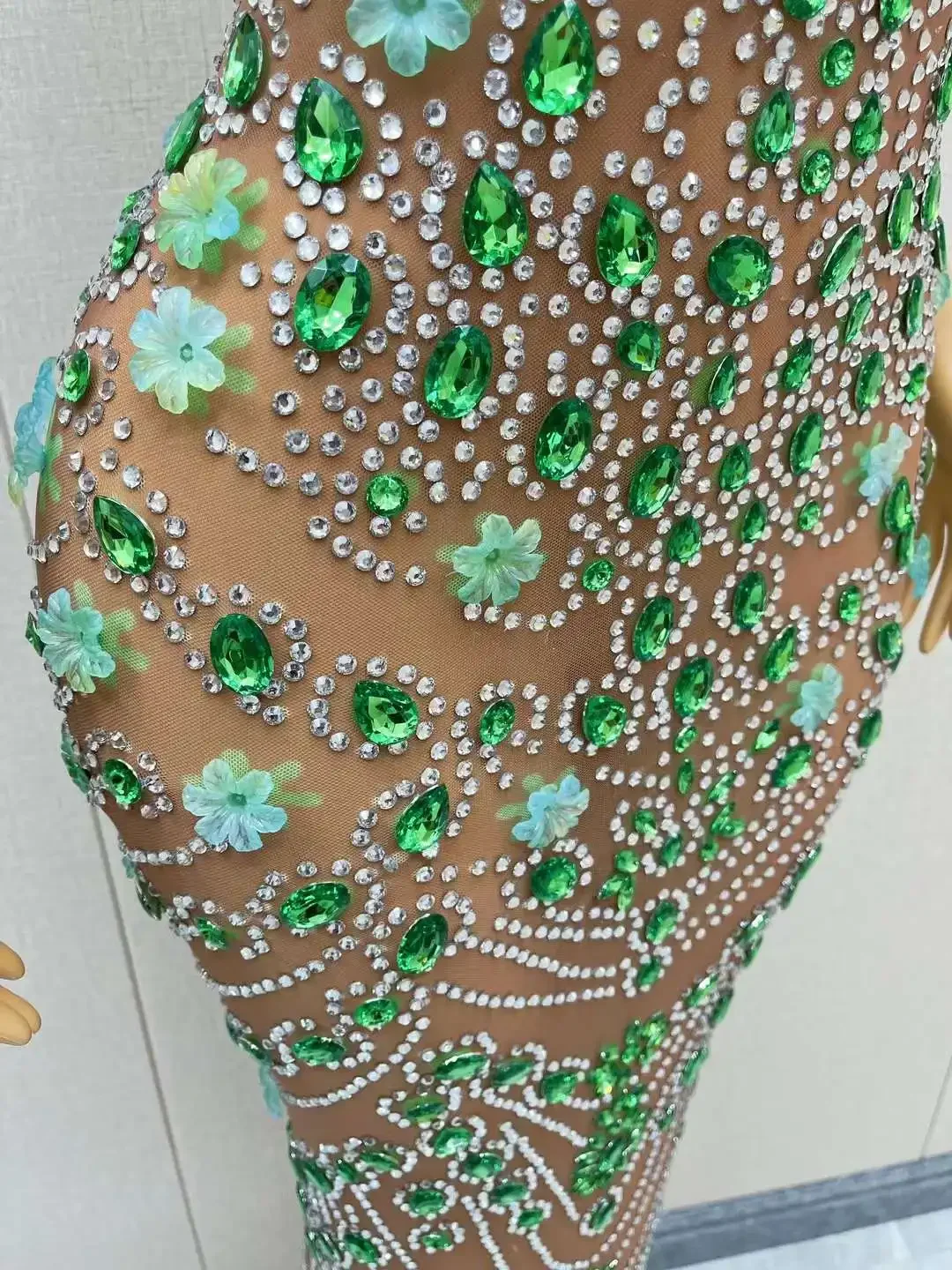 

Sparkly Green Crystals Flowers Sleeveless Long Dress Women Sexy Mesh Celebrate Wedding Evening Birthday Dress Photo Shoot Wear