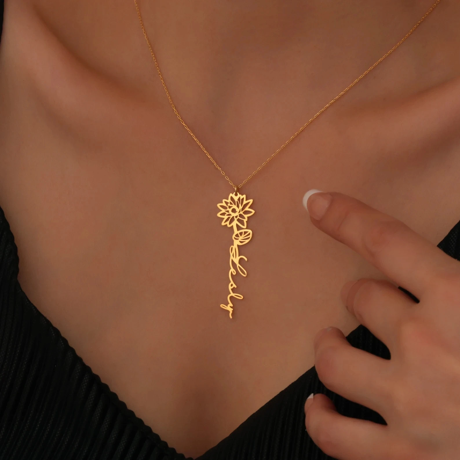 

Customized Birthday Flower Name Necklace Multiple Personalized Necklace Jewelry Suitable Women Customized As Your Requirements