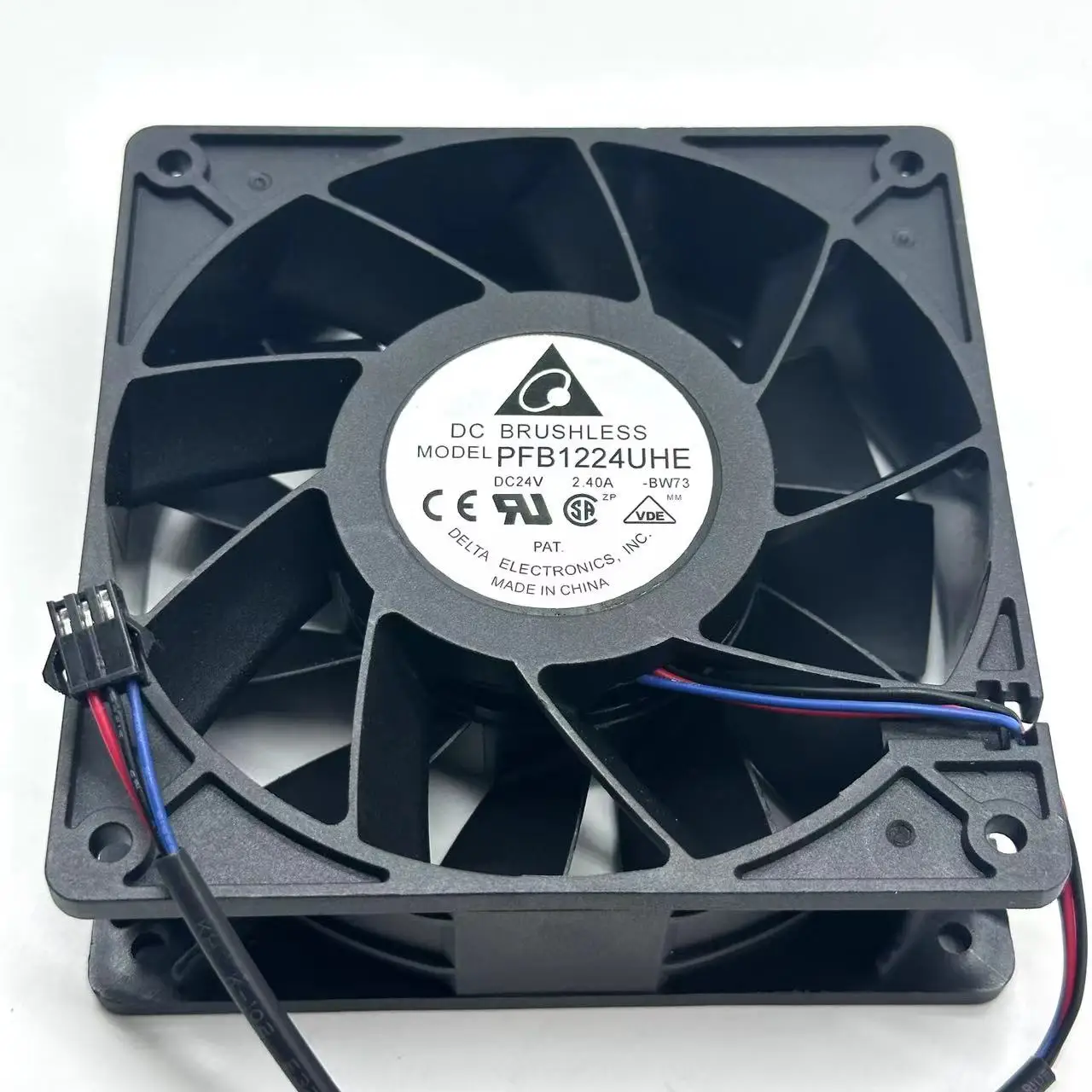 

Delta Electronics PFB1224UHE BW73 DC 24V 2.40A 120x120x38mm Server Cooling Fan