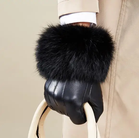 Leather gloves female winter  the cashmere touch screen leather gloves women\'s real rabbit fur rabbit hair mittens  HP513-02
