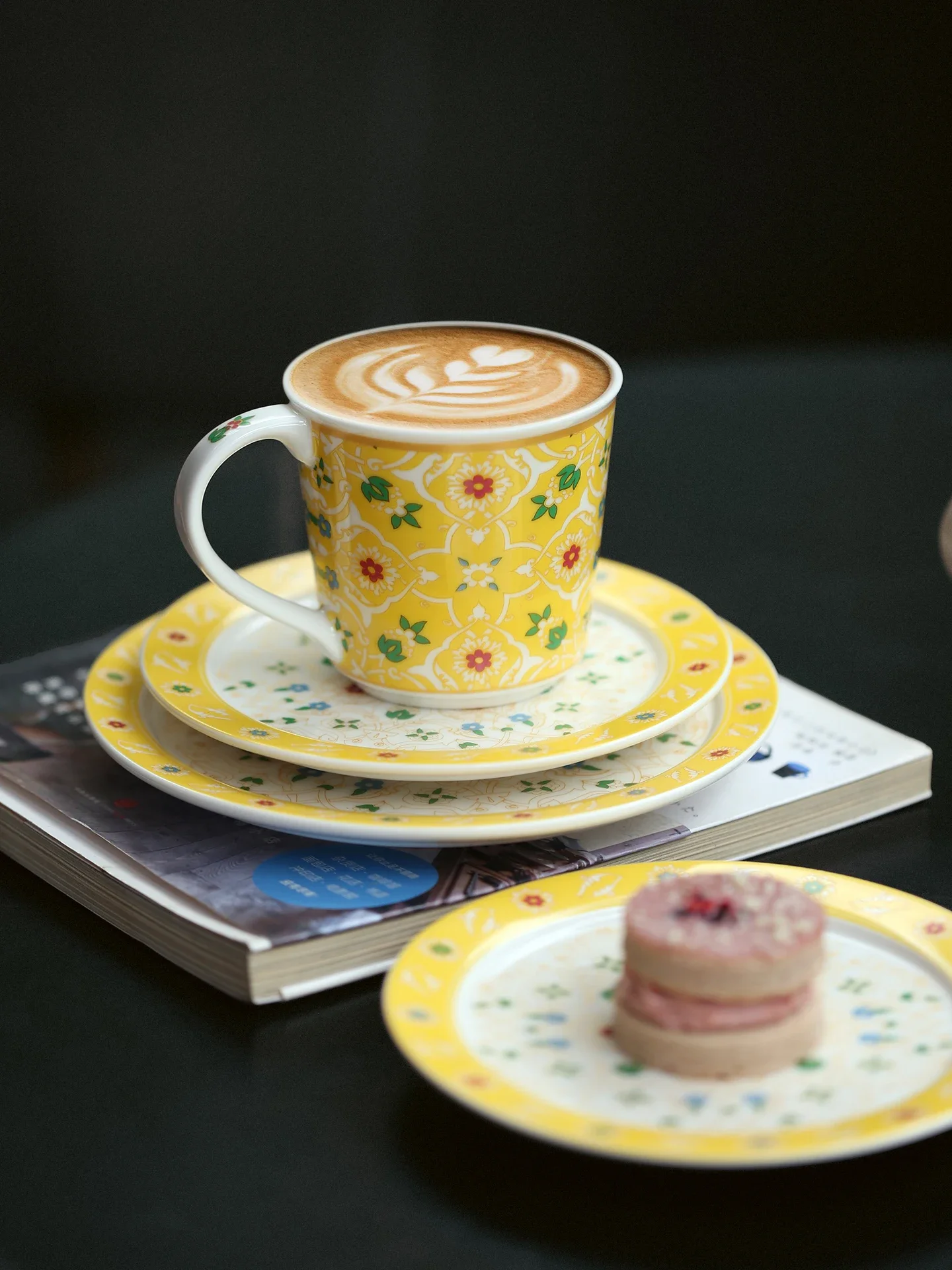 Elegant Chinese Retro Ceramic Coffee  Plate Latte Art  High Aesthetic Afternoon Tea  Single Ear Mark Cup Style