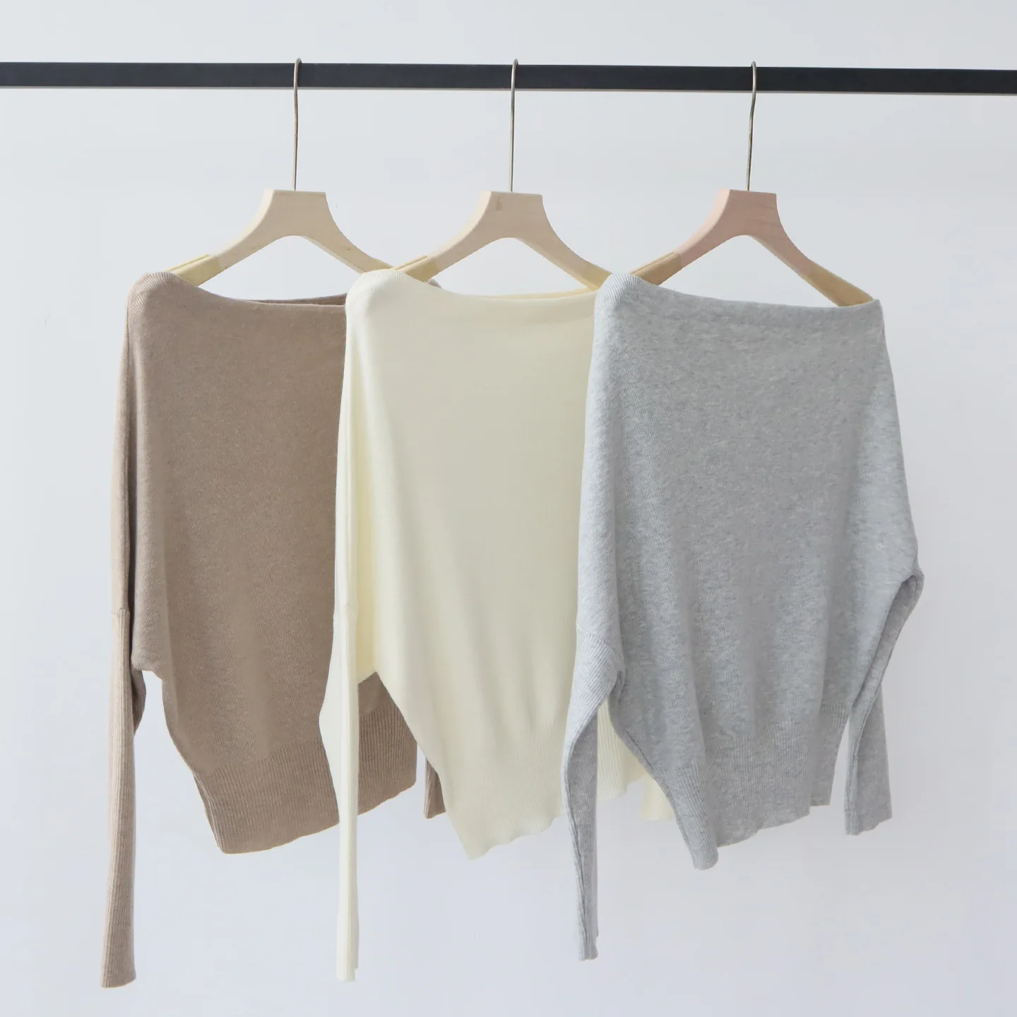 

Women Knitted Pullover Sweater Solid Thin Base Jumper Long Batwing Sleeve Slash Neck Loose Fit Office Lady Casual 2025 Autumn
