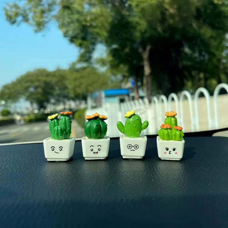 Resin Transparent Crystal Cactus Car Accessories Auto Center Console Ornaments Desktop Dolls Small Gifts Cake Decorations Toys