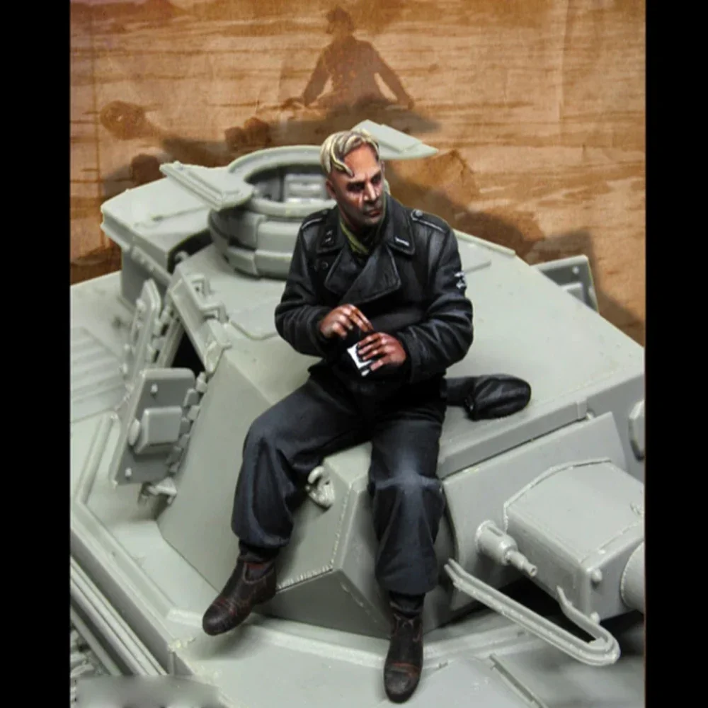 1/35 TANK SOLDIER #3 WWII, Resin Model figure soldier, Military themes, Unassembled and unpainted kit