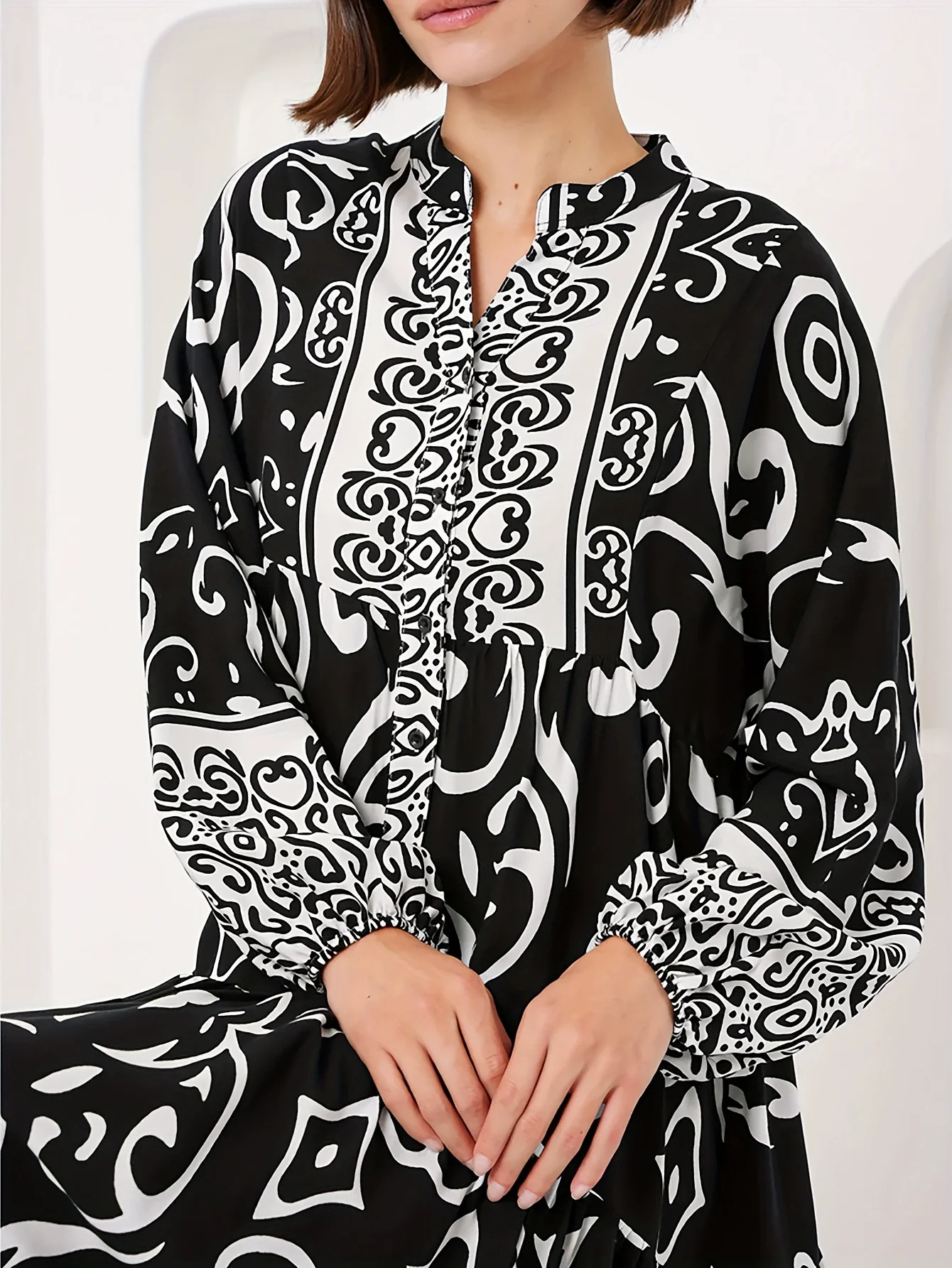 Middle East Saudi Arabia Black Long Dress Muslim Fashion Robe Elegant Loose Women's Long Sleeve V-neck Islamic Printed Robe