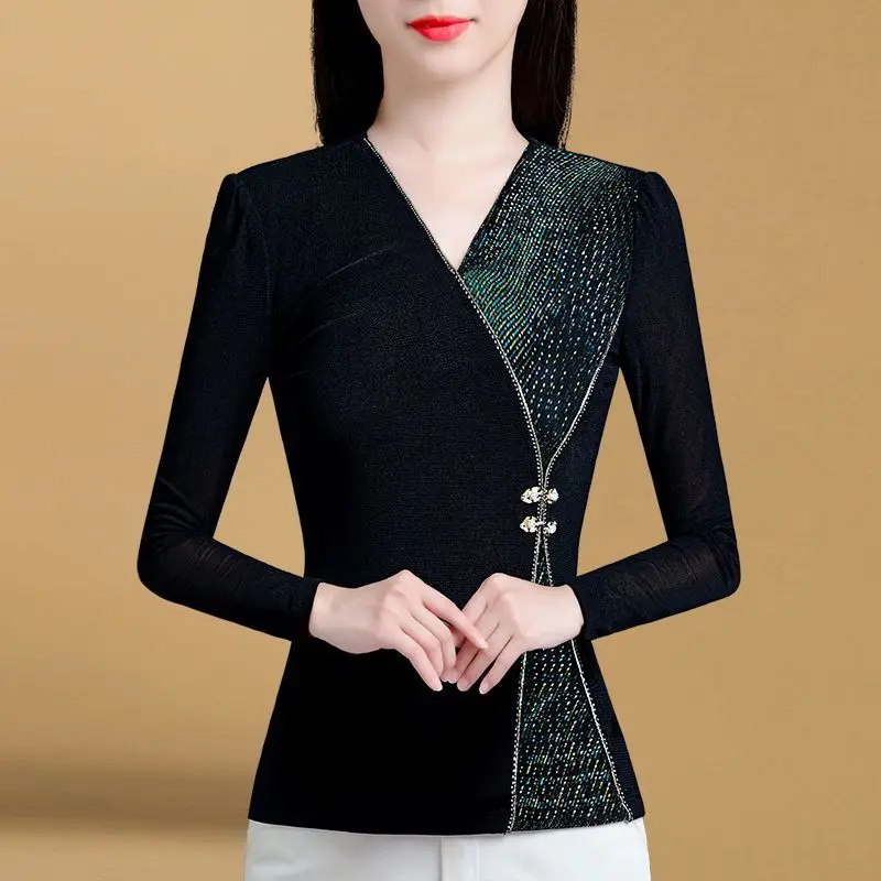 

Утепленное плюшевое женское термобелье: новая модная модель с V-образным вырезом для осени и зимы