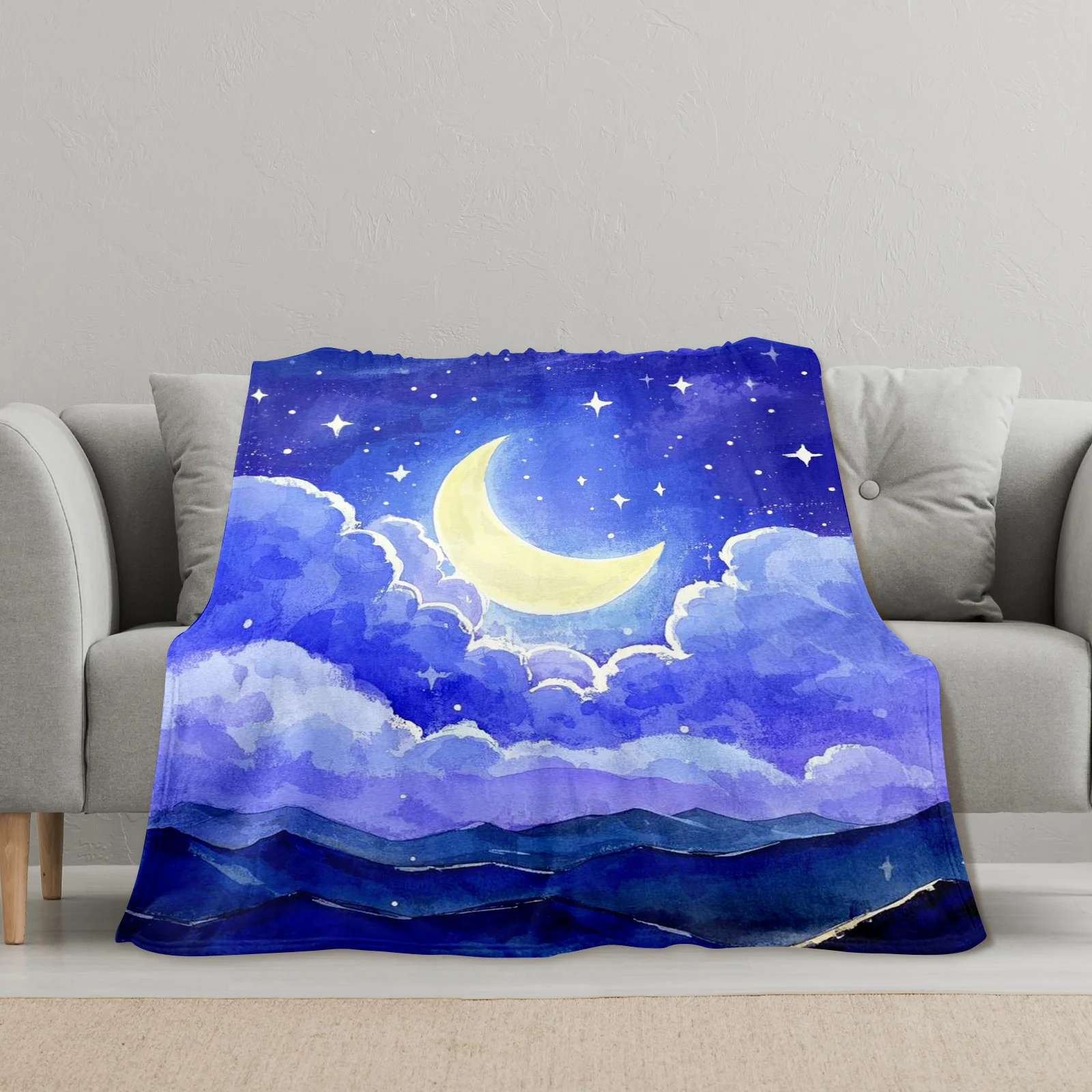 Cielo notturno stellato con nuvole scure e coperta dal design della gamma di montagna per avventurieri e regalo unico per adulti e amanti della natura