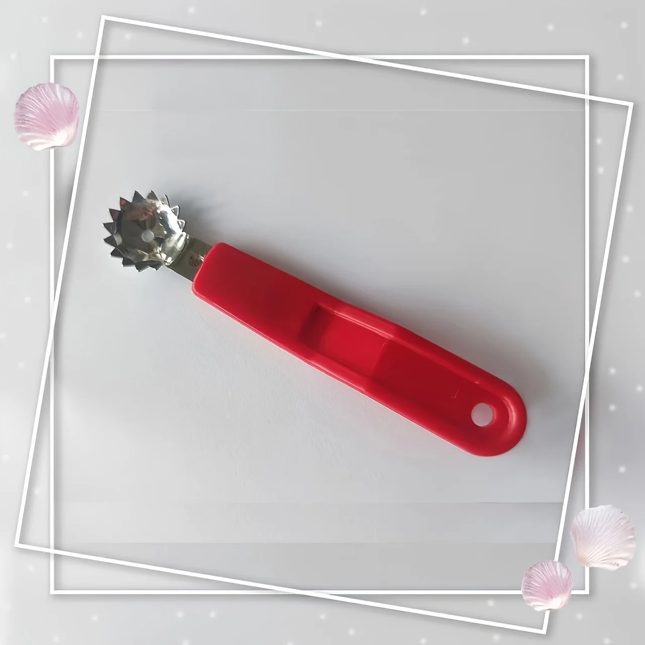 قطعة واحدة باستخدام كور الفواكه والخضروات، يزيل بسهولة لسيقان الطماطم ونوى الفراولة.