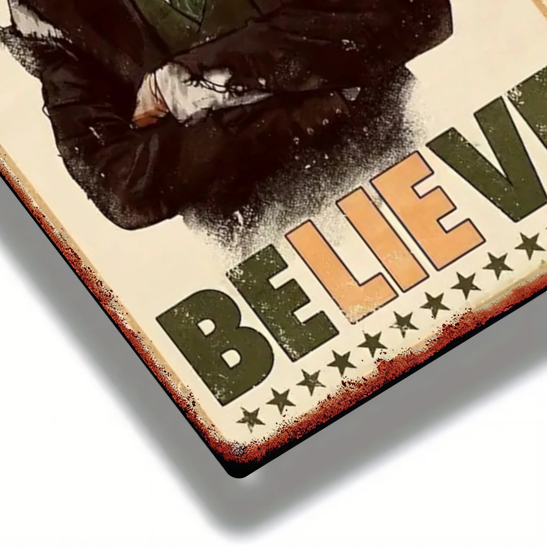 قطعة واحدة من ملصق الحائط المعدني من MARVEL - "Thor'S Hammer & Loki: Marvel Heroes Series" (20.32 سم × 30.48 سم) - ديكو مستوحى من الطراز العتيق